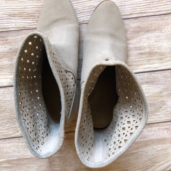 Michael Kors Sunny Bootie - Picture 5 of 13